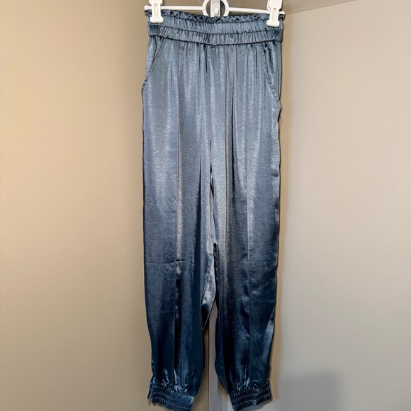 Satiny Blue/Gray‎ Joggers with zipper detail at the ankle elastic waist size XS - Picture 7 of 7